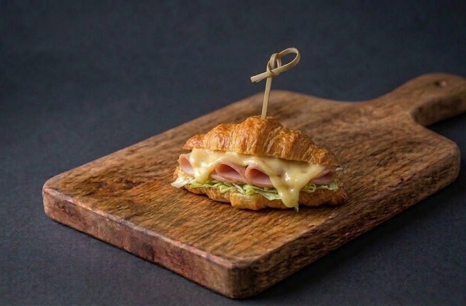 Круассаны с ветчиной и сыром,70г.